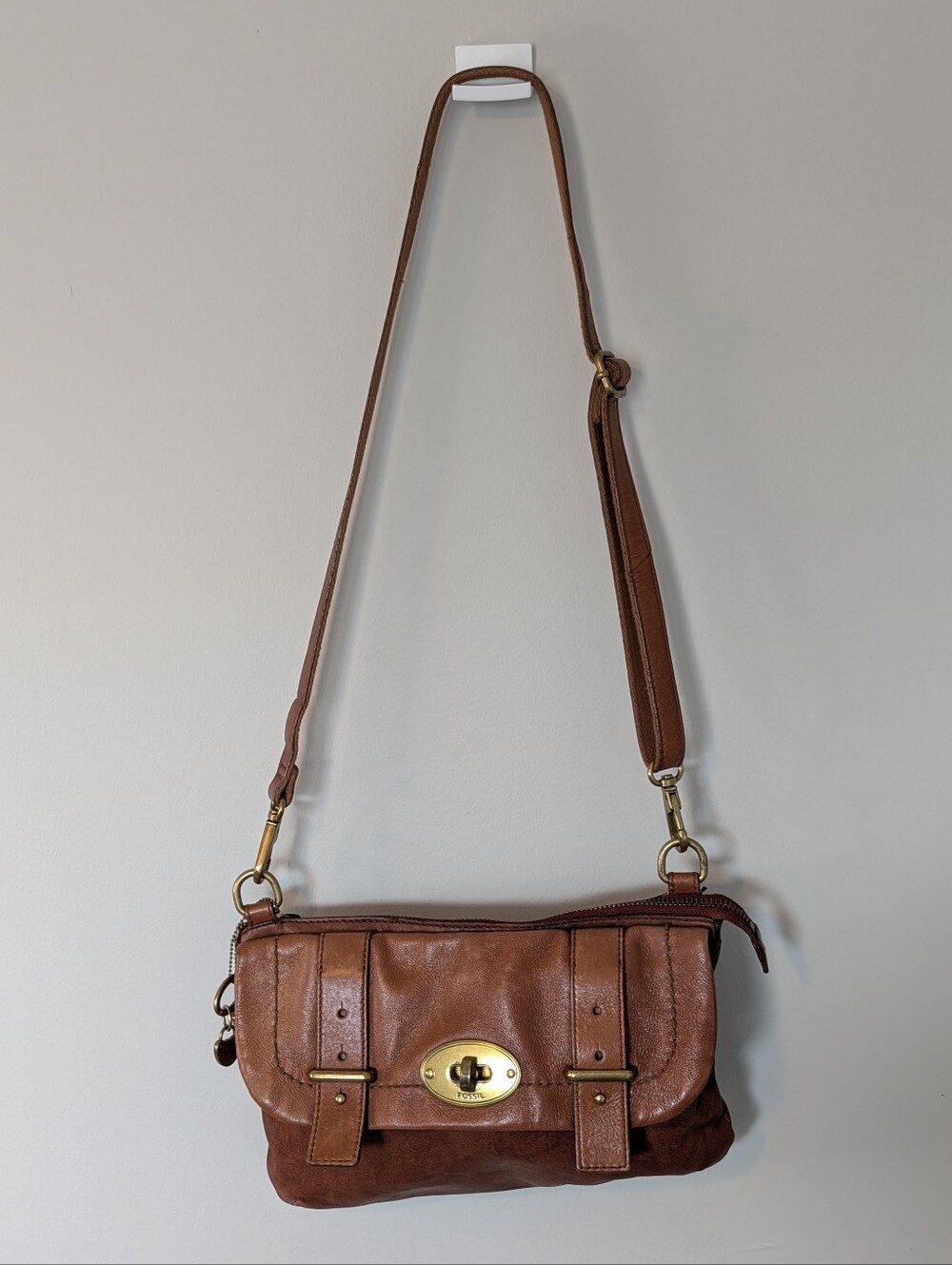 Authentic Fossil Mason Brown Leather Turn Lock Zipper Crossbody Bag Purse